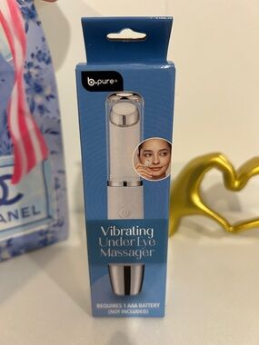 Vibrating Under Eye Massager - Blue & Silver